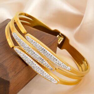 Elegant Stainless Steel Bracelet with Zirconia Inlay – Golden Geometric Design